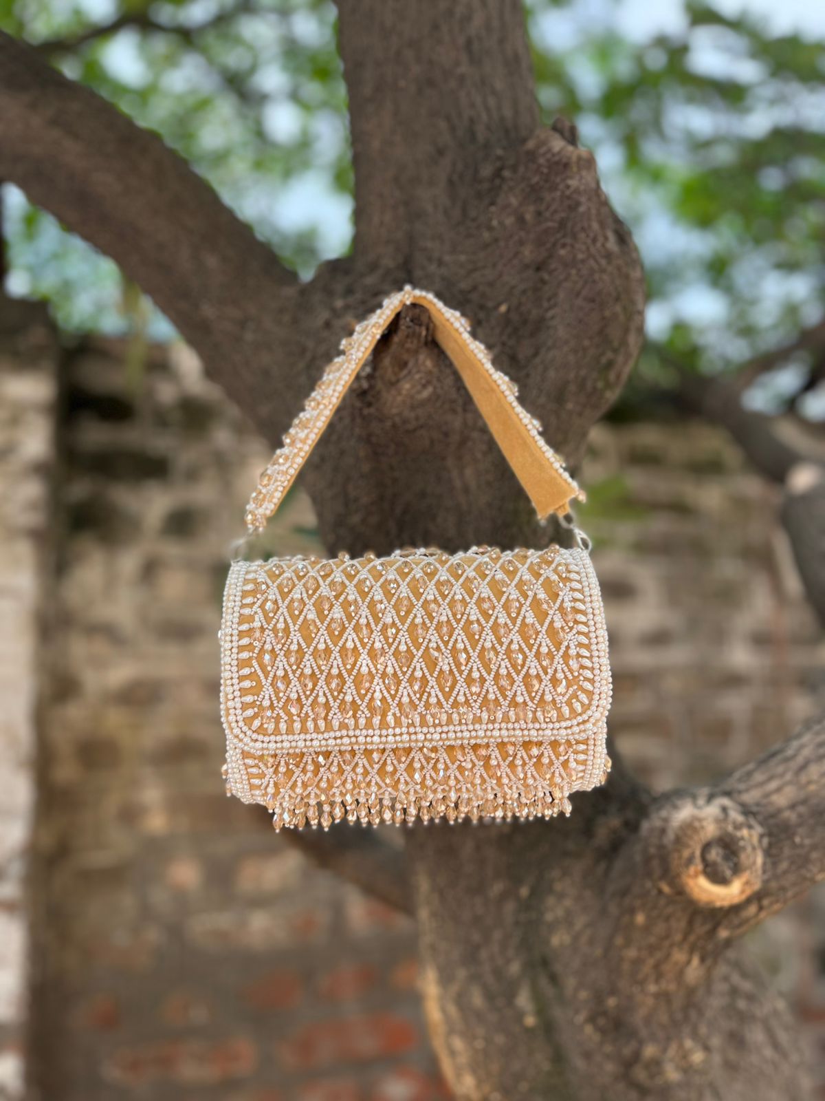 Pearl & Petal Purses: Handcrafted Elegance