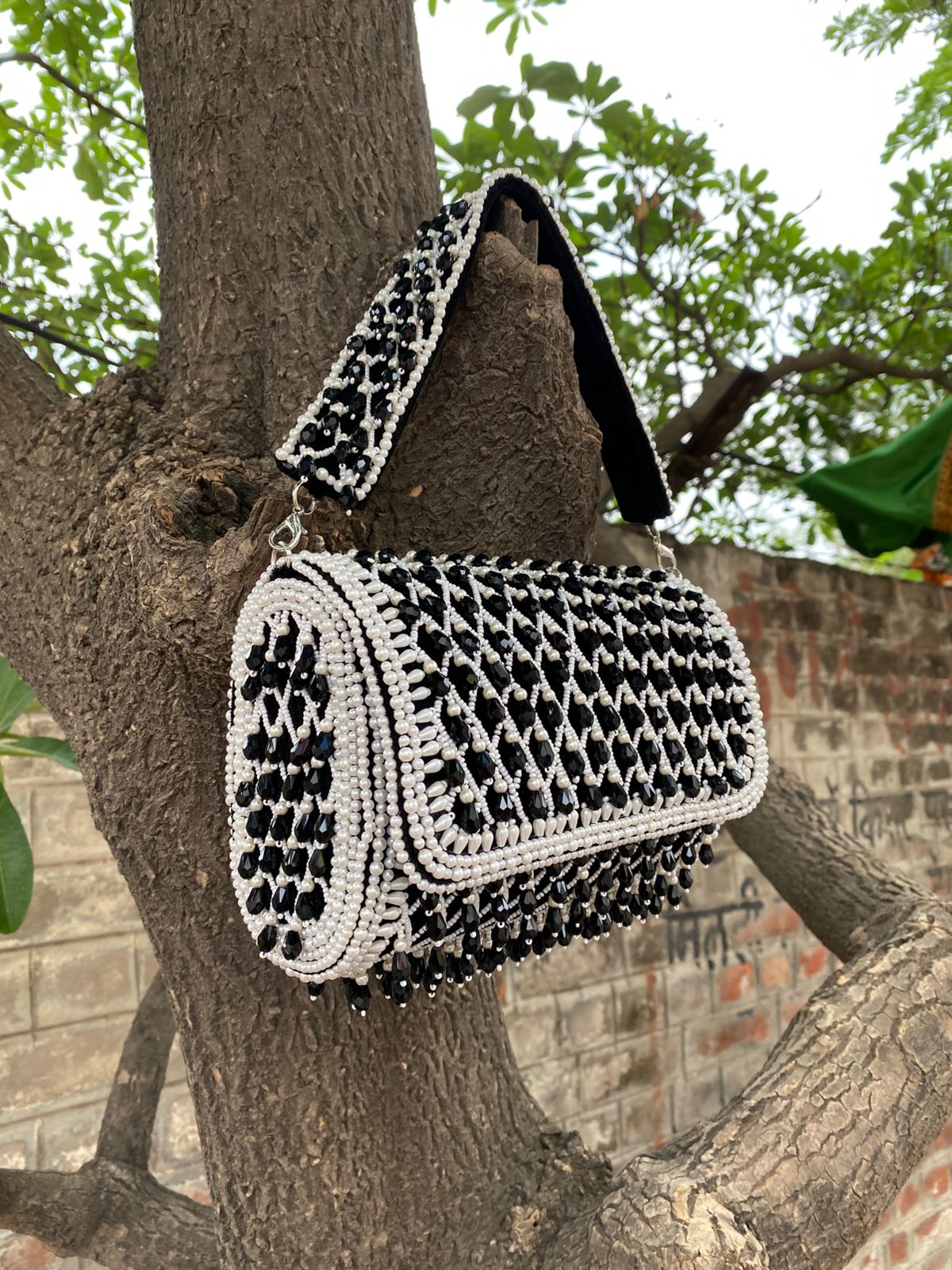 Pearl & Petal Purses: Handcrafted Elegance